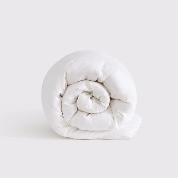 NWOT Quince Premium Down Comforter Twin All Season
